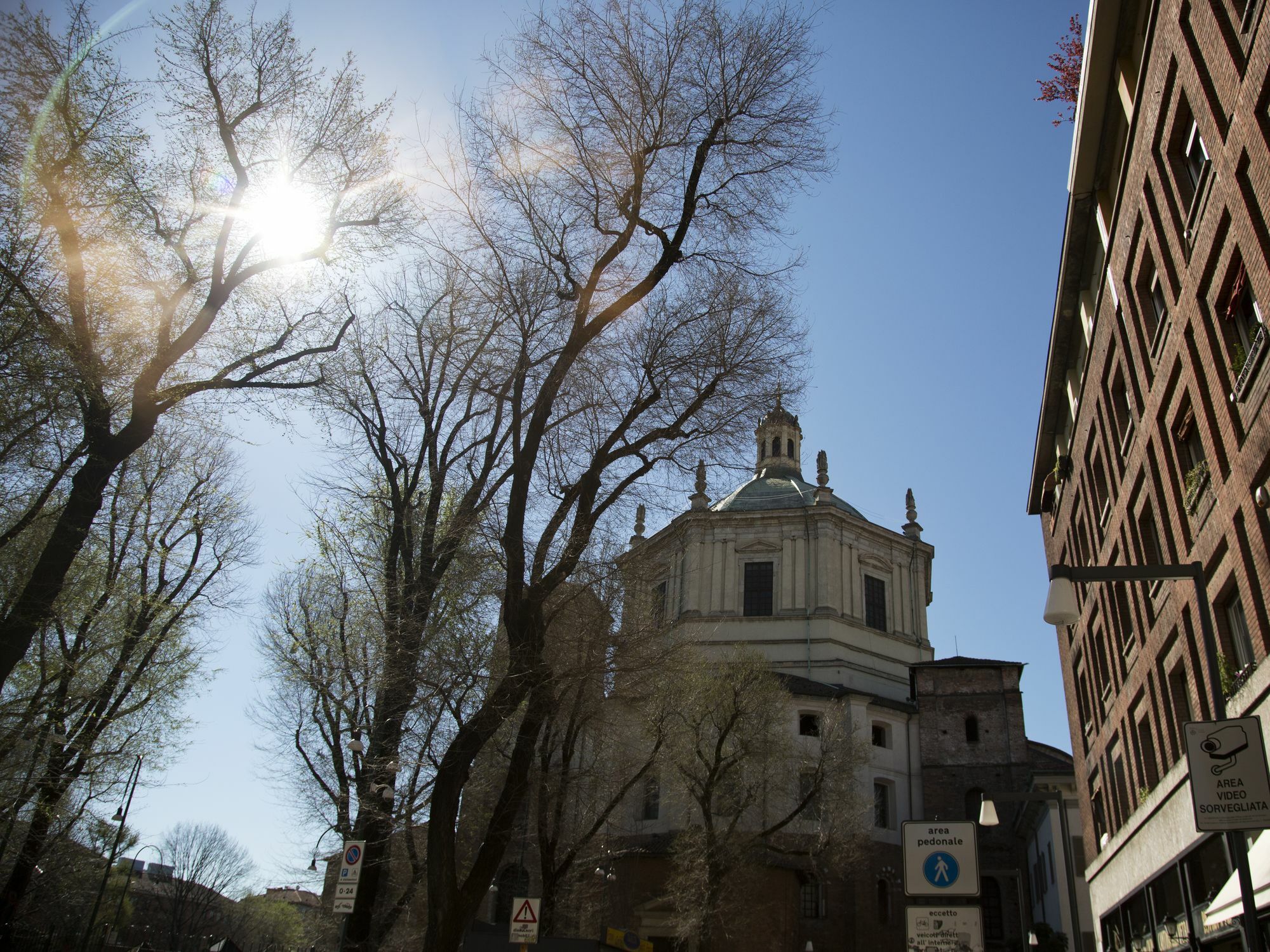 Hintown S. Lorenzo Arcade Milano Exterior foto